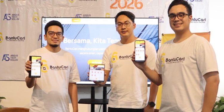 (Kiri-Kanan) CTO Yuda Prawira, COO Mohammad Henry Fajar Negara dan CEO Muhammad Arbani.