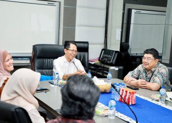 Wali Kota Batam, Amsakar Achmad, menerima kunjungan kehormatan manajemen KPJ Healthcare Berhad di Ruang Kerja Wali Kota Batam, Lantai V, Kamis (5/2/2026).