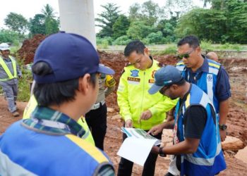 Direktur Penegakan Hukum (Dirgakkum) Korlantas Polri Brigjen Pol Faizal melakukan survei jalur fungsional Tol Jakarta-Cikampek (Japek) II Selatan guna memastikan kesiapan arus balik Lebaran 2026.