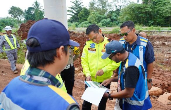 Direktur Penegakan Hukum (Dirgakkum) Korlantas Polri Brigjen Pol Faizal melakukan survei jalur fungsional Tol Jakarta-Cikampek (Japek) II Selatan guna memastikan kesiapan arus balik Lebaran 2026.