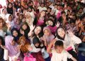 METOO melakukan kegiatan bersama anak sekolah dasar SDN. 01 Langkahan Aceh sebagai bentuk kepedulian terhadap anak-anak terdampak banjir, kegiatan ini didukung juga dengan NewronEdu, platform pendidikan milik Agatha Chelsea, seorang entertainer, neuroscience educator & founder of NewronEdu.