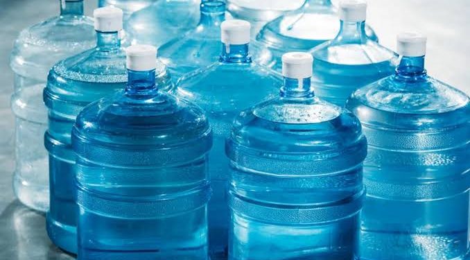 Memahami risiko Bisphenol A (BPA) serta pentingnya memilih galon BPA free demi menjaga kesehatan anak dan keluarga.