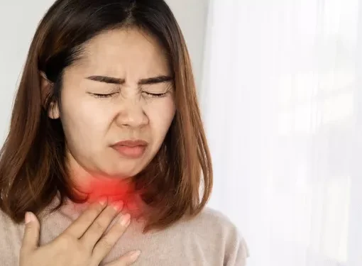 Ilustrasi tenggorokan berdahak tapi tidak batuk