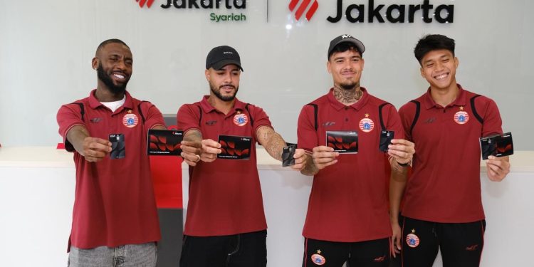 Bank Jakarta menggelar program inklusi keuangan bertajuk “From the Pitch to the Branch” bersama Persija dan The Jakmania di Jakarta
