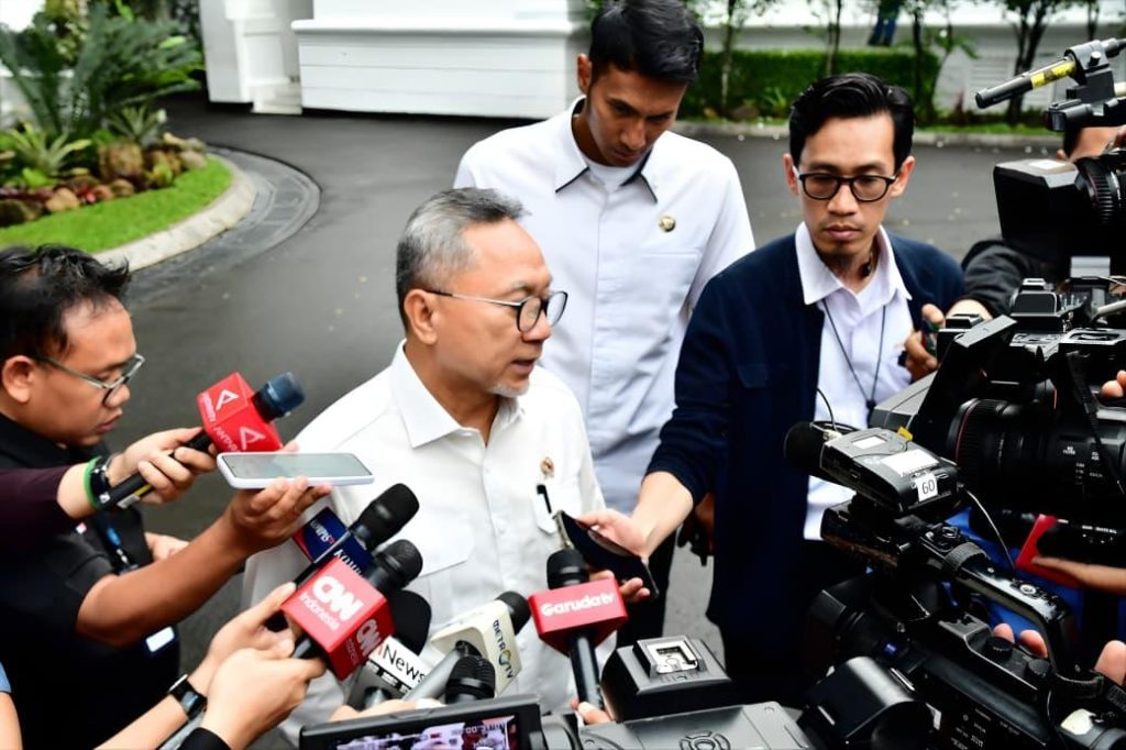 Presiden Prabowo Subianto menerima Menteri Koordinator (Menko) Bidang Pangan Zulkifli Hasan, di Istana Merdeka, Jakarta, Senin (02/03/2026).
