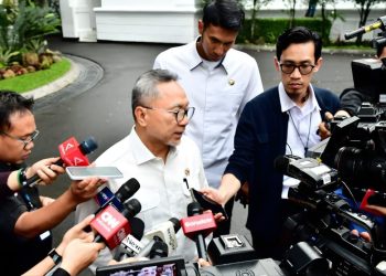 Presiden Prabowo Subianto menerima Menteri Koordinator (Menko) Bidang Pangan Zulkifli Hasan, di Istana Merdeka, Jakarta, Senin (02/03/2026).