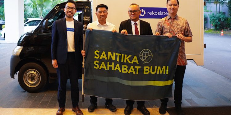 Santika Indonesia Hotels & Resorts meluncurkan program Waste Management bersama Rekosistem di Hotel Santika Premiere Slipi