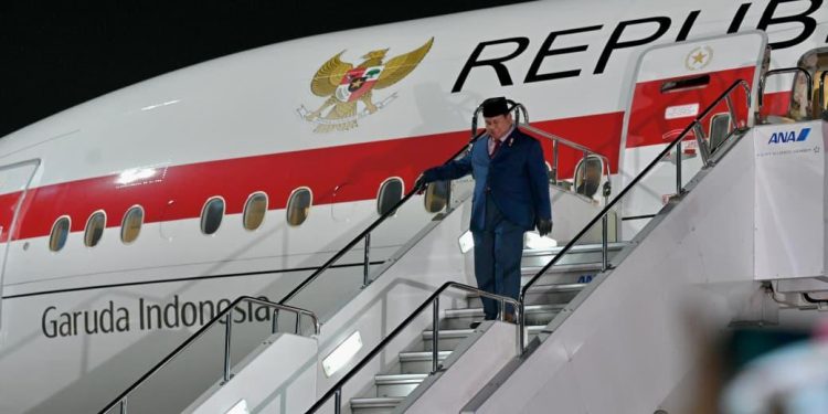 Presiden Prabowo Subianto tiba di Bandar Udara Haneda, Tokyo, Jepang untuk melakukan kunjungan resmi perdananya sebagai Presiden Republik Indonesia