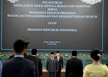 Presiden Prabowo Subianto melantik Nanik S. Deyang sebagai Kepala Badan Gizi Nasional serta Agustina Arumsari dan Trenggono sebagai Wakil Kepala Badan Gizi Nasional. Pelantikan tersebut berlangsung di Istana Negara, Jakarta, pada Senin (8/6/2026).