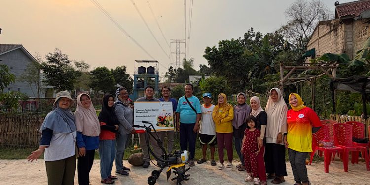 Pertagas memberikan bantuan mesin cultivator kepada TPS3R dan KWT Flamboyan di Pamulang Barat, Tangerang Selatan