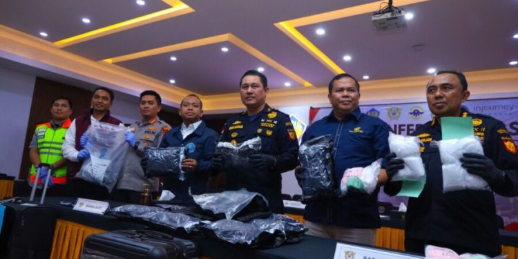BNN bersama Bea Cukai dan Polresta Bandara Soekarno-Hatta mengungkap tiga kasus penyelundupan ganja, sabu, dan hashish sepanjang Maret hingga Juni 2026
