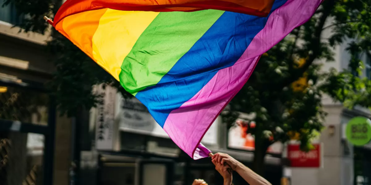 Ilustrasi LGBTQ- Photo by Raphael Renter | @raphi_rawr on Unsplash