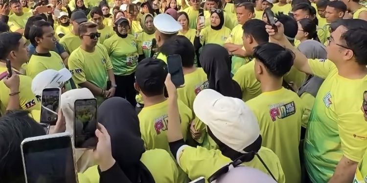 Event Tangsel Fun Run & Walk berakhir ricuh pada Minggu (2/8/2026).